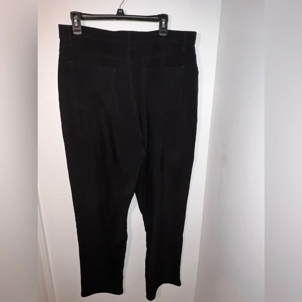 Bill‎ Blass, 16, Stretch jet Black 5 pocket, Hi rise straight leg textured denim - Picture 4 of 7
